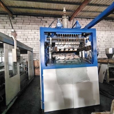 Machine de thermoformage en plastique à vide entièrement automatique pour fabriquer du plastique jetable