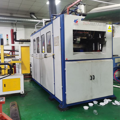 750 mm PP Machine de thermoformage en plastique refroidie à l'eau