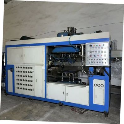 50-100 kg/h Vitesse maximale de formage Machine de formage sous vide en plastique pour la production à grande échelle
