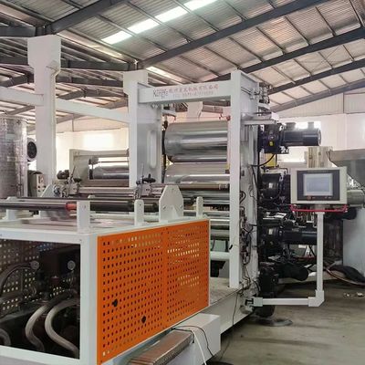 Machine d'extrusion de plastique de grande capacité avec système de contrôle PLC et de refroidissement à l'eau