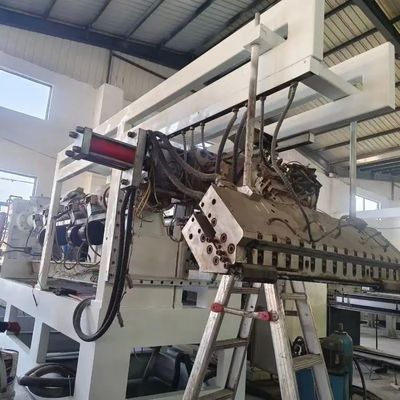 Extrudeuse à vis jumelles en plastique 220V/380V avec système d'entraînement servo et longueur de vis 33 1