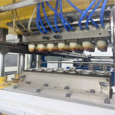Machine à tasse en plastique jetable contrôlée par PLC avec une capacité de 7000 kg