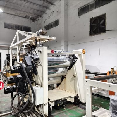 Machine d'extrusion de plastique de grande capacité avec refroidissement à l'eau et longueur de vis 33 1